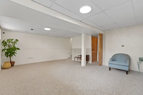 21 Allan Drive St. Catharines ON L2N 5S4