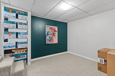 21 Allan Drive St. Catharines ON L2N 5S4