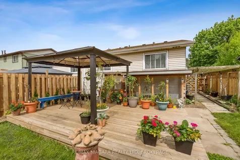 21 Allan Drive St. Catharines ON L2N 5S4