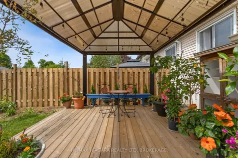 21 Allan Drive St. Catharines ON L2N 5S4