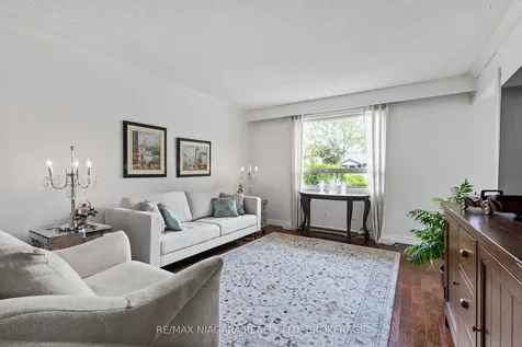 21 Allan Drive St. Catharines ON L2N 5S4