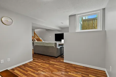 94 Piper Crescent Kanata ON K2K 2S9
