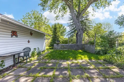 2922 Portage Road Niagara Falls ON L2J 2J5