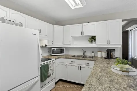 1485 Wildlark Drive Peterborough ON K9K 1X4