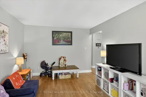 1485 Wildlark Drive Peterborough ON K9K 1X4