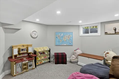 1485 Wildlark Drive Peterborough ON K9K 1X4