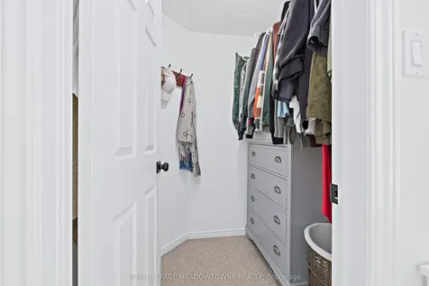 92 Chesterton Lane Guelph ON N1E 7A6