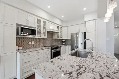 268 Keyrock Drive Kanata ON K2T 0G2