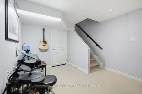 268 Keyrock Drive Kanata ON K2T 0G2