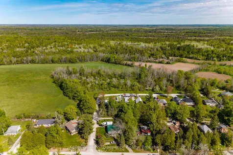 8 Robins Lane Kawartha Lakes ON L0K 1W0