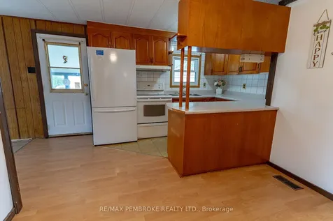 94 Pinehurst Estates N/a Petawawa ON K8H 2H2