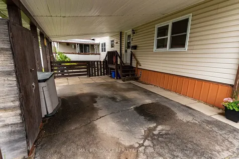 94 Pinehurst Estates N/a Petawawa ON K8H 2H2