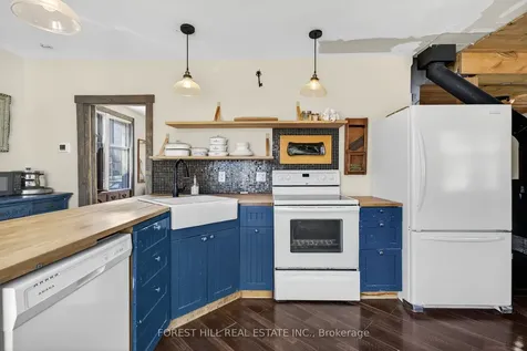 3 Elora Street N Mapleton ON N0B 1A0
