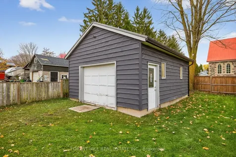 3 Elora Street N Mapleton ON N0B 1A0