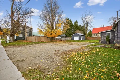 3 Elora Street N Mapleton ON N0B 1A0