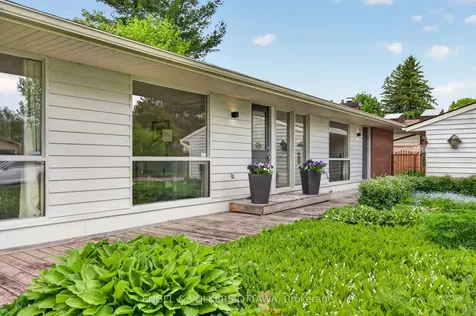 35 Riopelle Court Kanata ON K2K 1J2