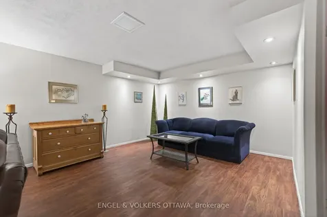 35 Riopelle Court Kanata ON K2K 1J2