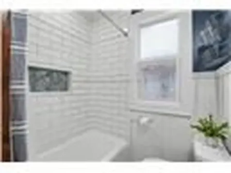 34 Weir Street S Hamilton ON L8K 3A4