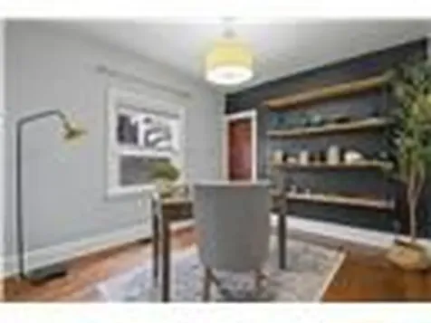 34 Weir Street S Hamilton ON L8K 3A4