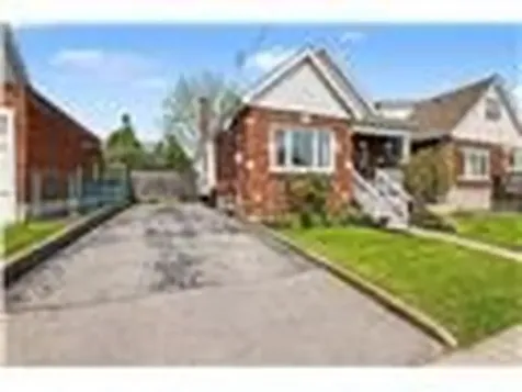 34 Weir Street S Hamilton ON L8K 3A4