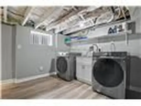 34 Weir Street S Hamilton ON L8K 3A4