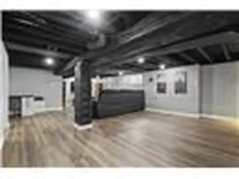 34 Weir Street S Hamilton ON L8K 3A4