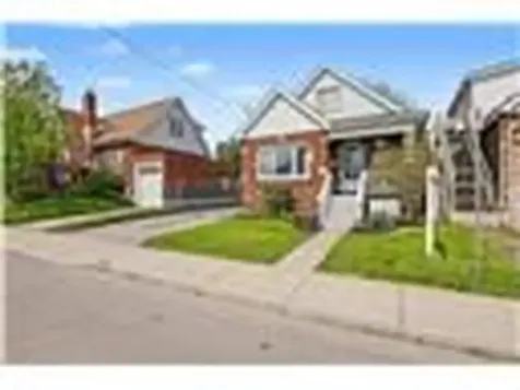 34 Weir Street S Hamilton ON L8K 3A4
