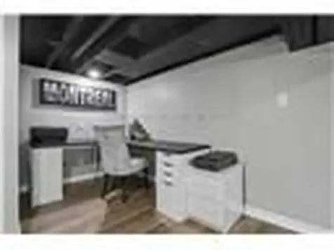 34 Weir Street S Hamilton ON L8K 3A4