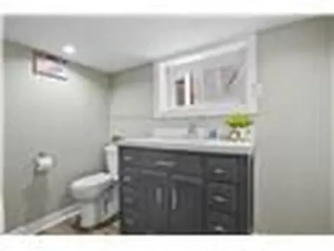 34 Weir Street S Hamilton ON L8K 3A4