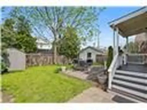 34 Weir Street S Hamilton ON L8K 3A4