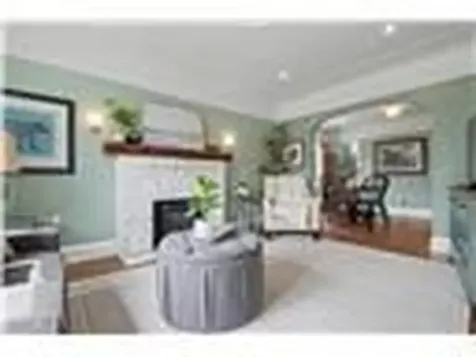 34 Weir Street S Hamilton ON L8K 3A4