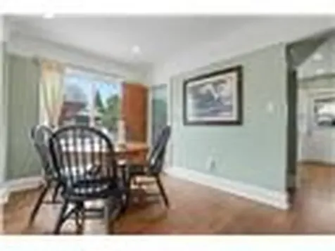 34 Weir Street S Hamilton ON L8K 3A4
