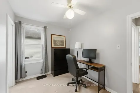 137 Cochrane Road Hamilton ON L8K 3G3