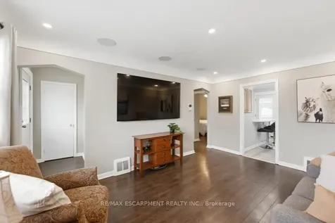 137 Cochrane Road Hamilton ON L8K 3G3