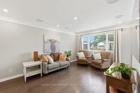137 Cochrane Road Hamilton ON L8K 3G3