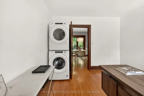 204 Collingwood Street Kingston ON K7L 3X8