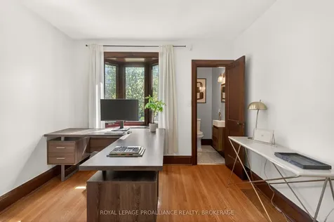 204 Collingwood Street Kingston ON K7L 3X8