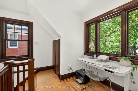 204 Collingwood Street Kingston ON K7L 3X8
