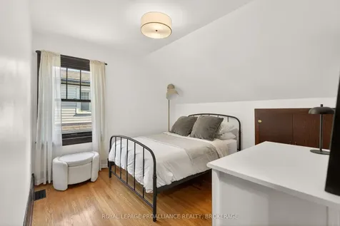 204 Collingwood Street Kingston ON K7L 3X8