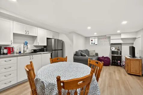 204 Collingwood Street Kingston ON K7L 3X8