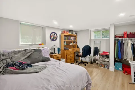 204 Collingwood Street Kingston ON K7L 3X8