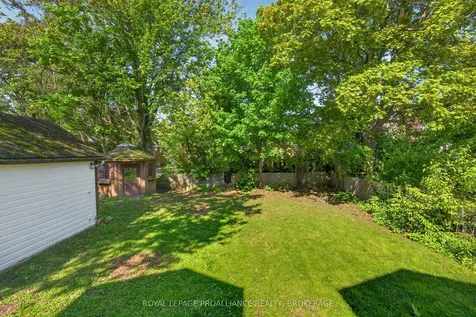 204 Collingwood Street Kingston ON K7L 3X8