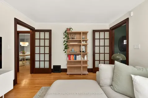 204 Collingwood Street Kingston ON K7L 3X8