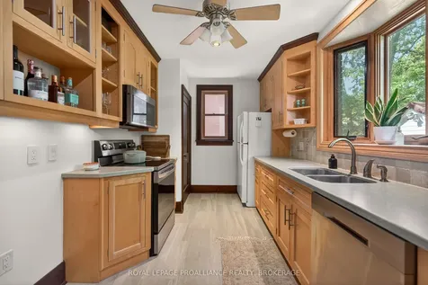 204 Collingwood Street Kingston ON K7L 3X8
