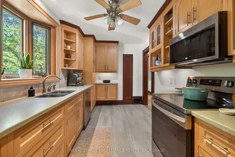 204 Collingwood Street Kingston ON K7L 3X8