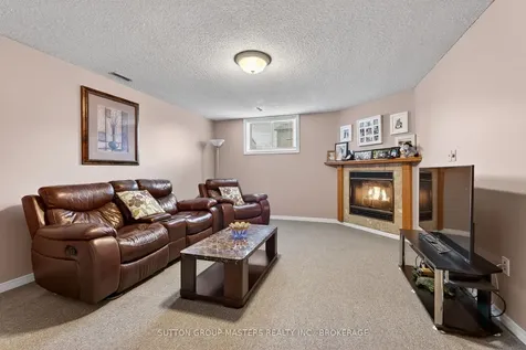 1080 Palmerston Crescent Kingston ON K7P 2P5