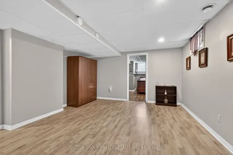 1080 Palmerston Crescent Kingston ON K7P 2P5