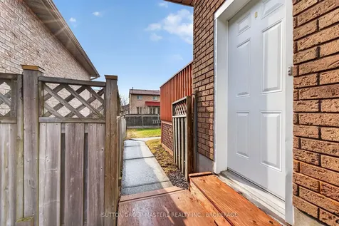 1080 Palmerston Crescent Kingston ON K7P 2P5