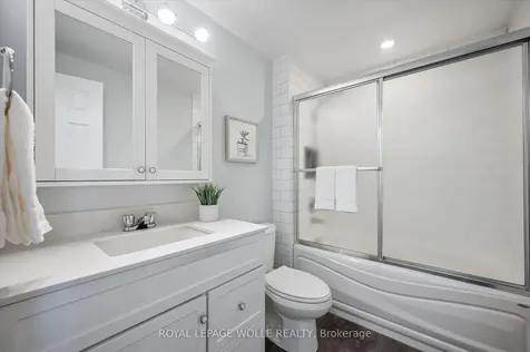 71 Blackhorne Drive Kitchener ON N2E 1T5