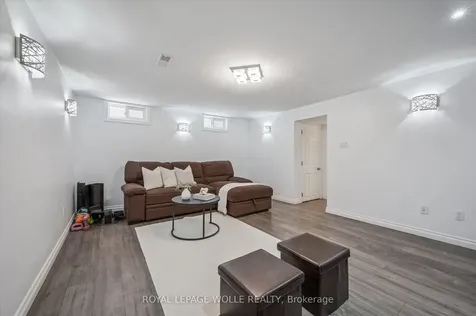 71 Blackhorne Drive Kitchener ON N2E 1T5